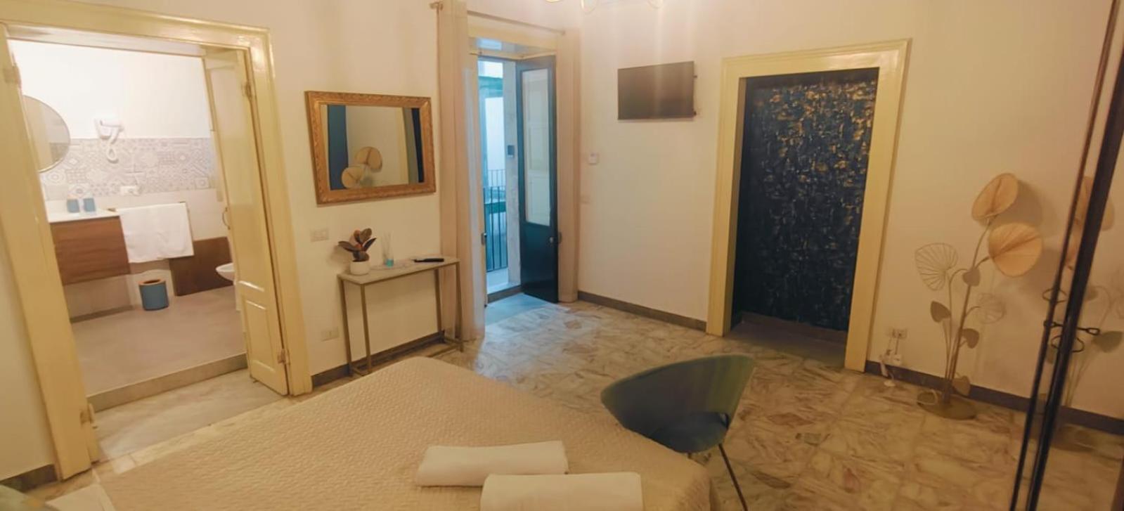 Baroque Bed & Breakfast Acireale Bagian luar foto